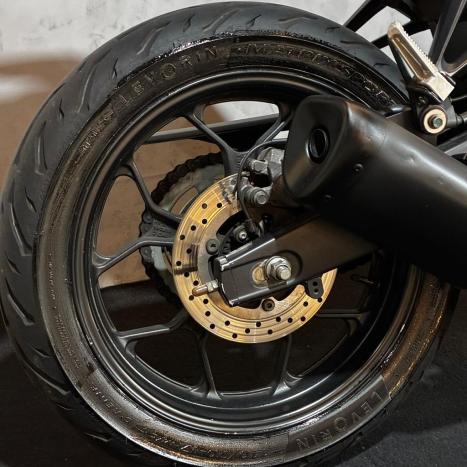 YAMAHA MT-03 300 ABS, Foto 4