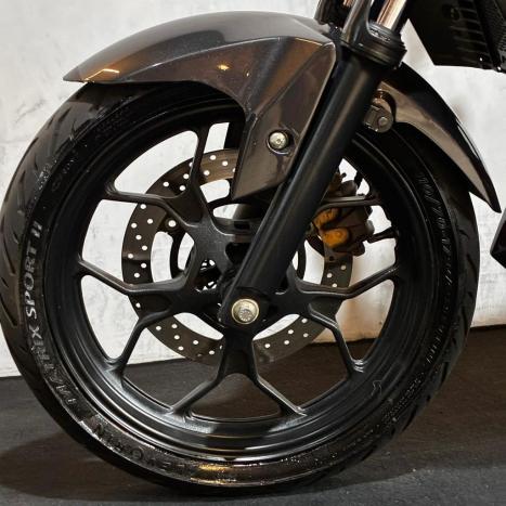 YAMAHA MT-03 300 ABS, Foto 13