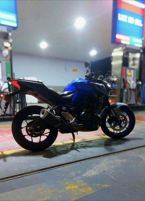 YAMAHA MT-03 300 ABS, Foto 2