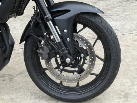YAMAHA MT-03 300 ABS, Foto 5