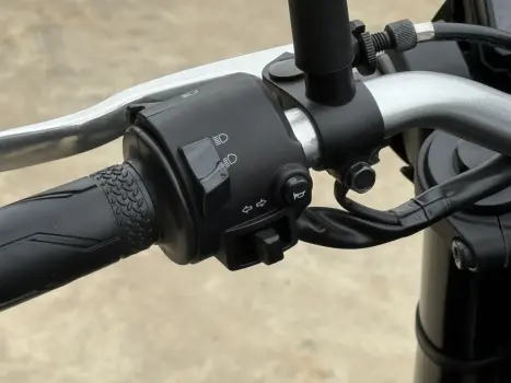 YAMAHA MT-03 300 ABS, Foto 8