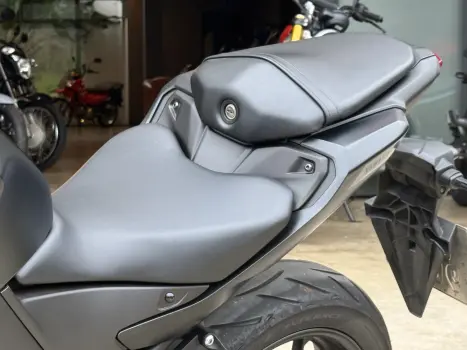 YAMAHA MT-03 300 ABS, Foto 10