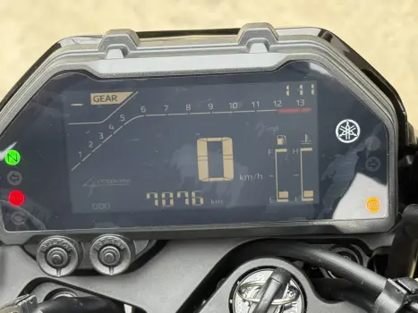 YAMAHA MT-03 300 ABS, Foto 12