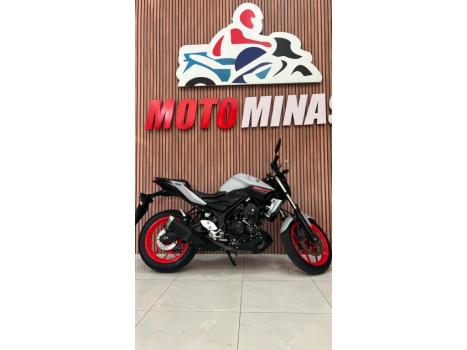 YAMAHA MT-03 300 ABS, Foto 3