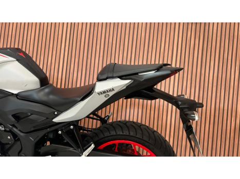 YAMAHA MT-03 300 ABS, Foto 7