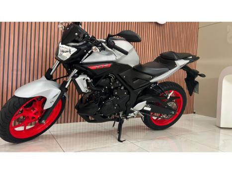 YAMAHA MT-03 300 ABS, Foto 10