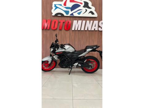 YAMAHA MT-03 300 ABS, Foto 11