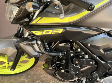 YAMAHA MT-03 300 ABS, Foto 5
