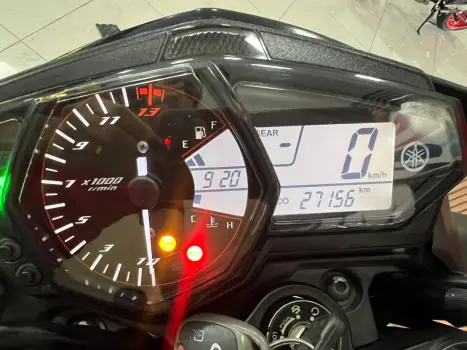 YAMAHA MT-03 300 ABS, Foto 16