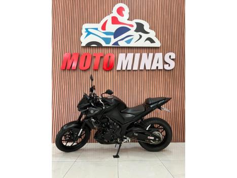YAMAHA MT-03 300 ABS, Foto 2