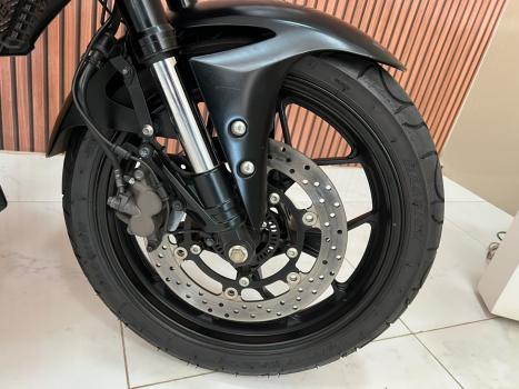 YAMAHA MT-03 300 ABS, Foto 9