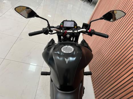 YAMAHA MT-03 300 ABS, Foto 10