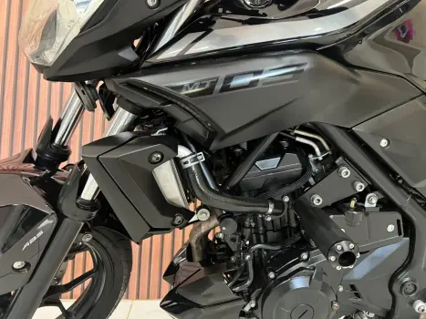 YAMAHA MT-03 300 ABS, Foto 6