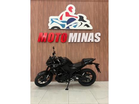 YAMAHA MT-03 300 ABS, Foto 2