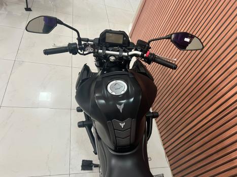 YAMAHA MT-03 300 ABS, Foto 6
