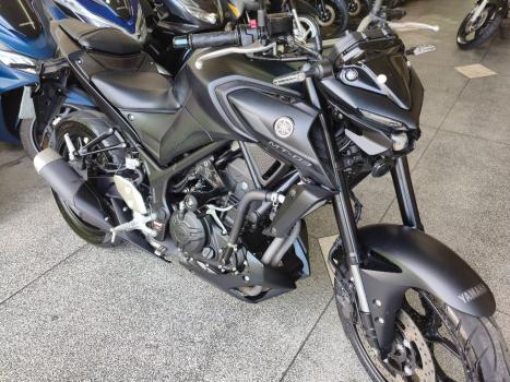 YAMAHA MT-03 300 ABS, Foto 3