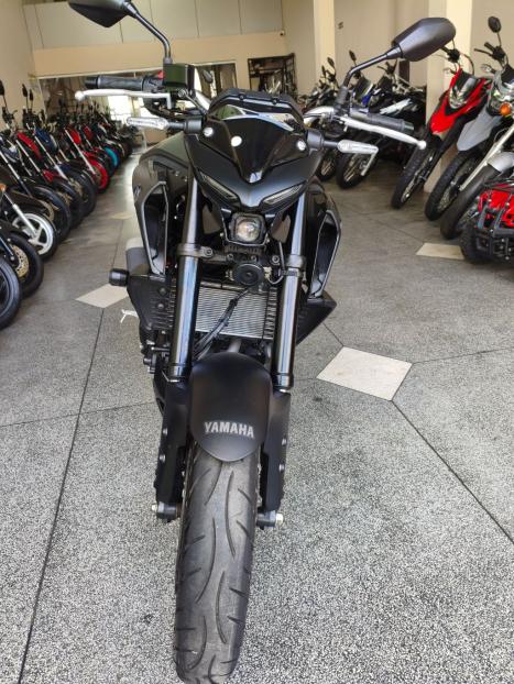YAMAHA MT-03 300 ABS, Foto 5