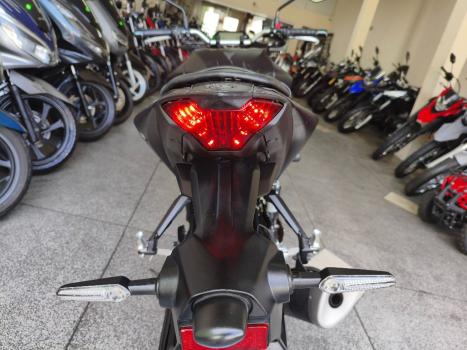 YAMAHA MT-03 300 ABS, Foto 10