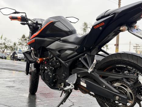 YAMAHA MT-03 300 ABS, Foto 2