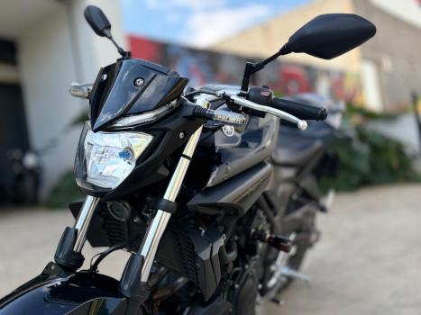 YAMAHA MT-03 300 ABS, Foto 5