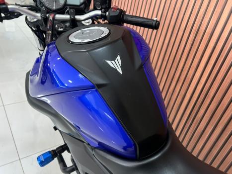 YAMAHA MT-03 300 ABS, Foto 10