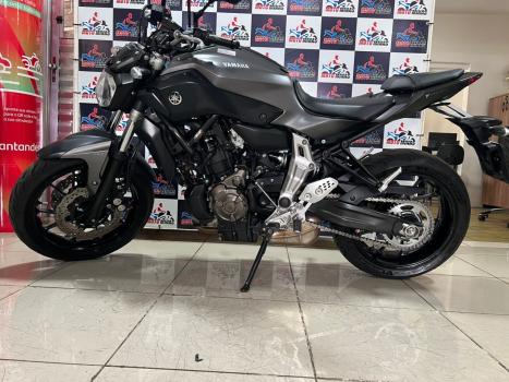 YAMAHA MT-07 700 , Foto 1