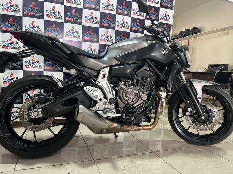 YAMAHA MT-07 700 , Foto 7