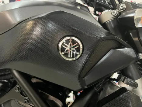 YAMAHA MT-07 700 , Foto 8