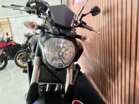 YAMAHA MT-07 700 , Foto 10