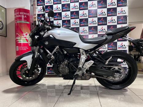 YAMAHA MT-07 700 ABS, Foto 2 YAMAHA MT-07 700 ABS, Foto 2