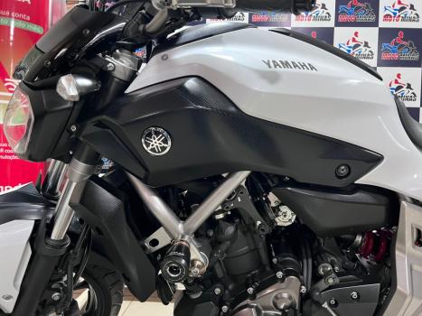 YAMAHA MT-07 700 ABS, Foto 5 YAMAHA MT-07 700 ABS, Foto 5