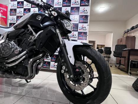 YAMAHA MT-07 700 ABS, Foto 8 YAMAHA MT-07 700 ABS, Foto 8