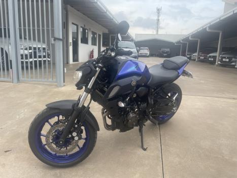 YAMAHA MT-07 700 ABS, Foto 2