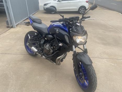 YAMAHA MT-07 700 ABS, Foto 3