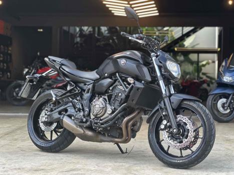 YAMAHA MT-07 700 ABS, Foto 1