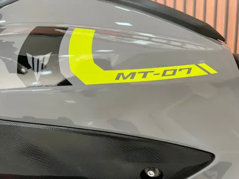 YAMAHA MT-07 700 ABS, Foto 5