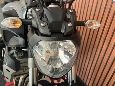 YAMAHA MT-07 700 ABS, Foto 7