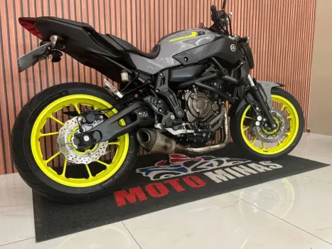 YAMAHA MT-07 700 ABS, Foto 10