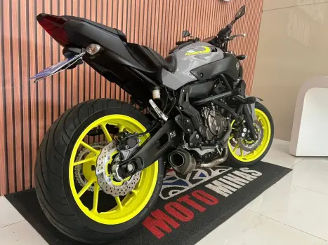 YAMAHA MT-07 700 ABS, Foto 11