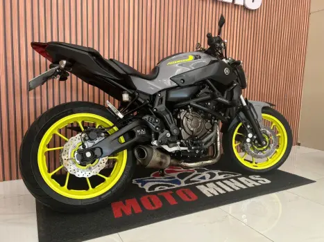 YAMAHA MT-07 700 ABS, Foto 12