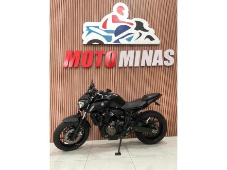 YAMAHA MT-07 700 ABS, Foto 2
