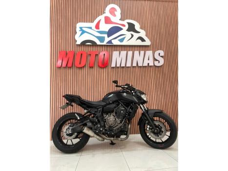YAMAHA MT-07 700 ABS, Foto 4