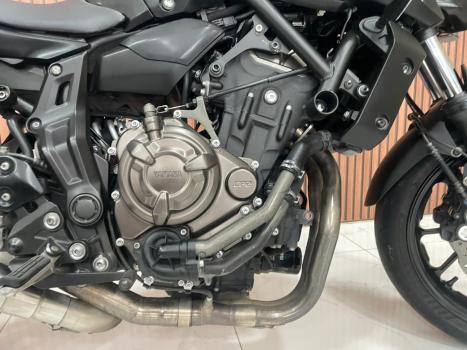 YAMAHA MT-07 700 ABS, Foto 8