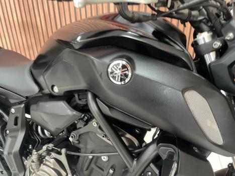 YAMAHA MT-07 700 ABS, Foto 9