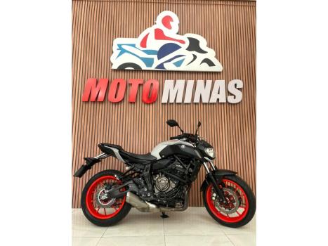 YAMAHA MT-07 700 ABS, Foto 3