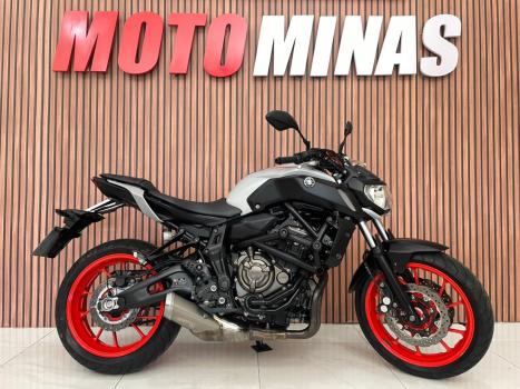 YAMAHA MT-07 700 ABS, Foto 4