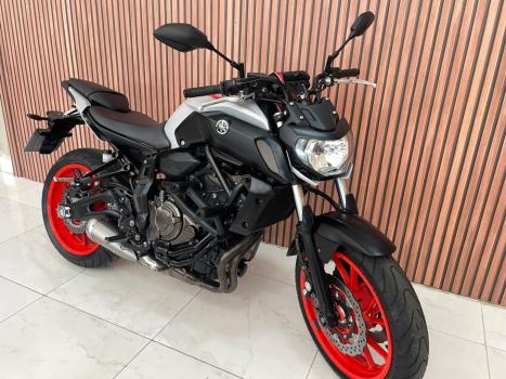 YAMAHA MT-07 700 ABS, Foto 8