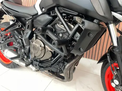 YAMAHA MT-07 700 ABS, Foto 9