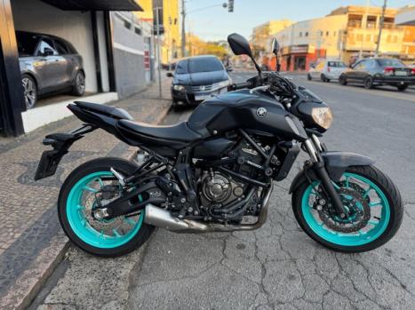 YAMAHA MT-07 700 ABS, Foto 2