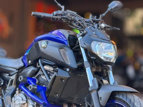YAMAHA MT-07 700 ABS, Foto 2